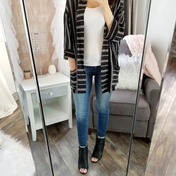 SALE Black White Kimono Boho Pocket Layering Cardi - Picture 5 of 8
